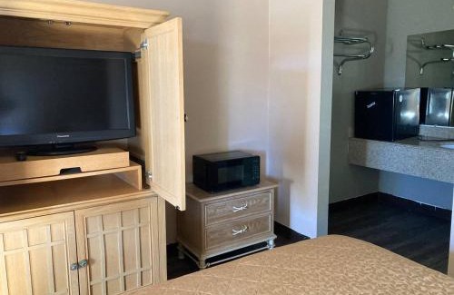 Northeast Heights Hotel | Tree Inn & Suites Albuquerque