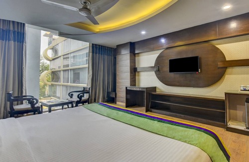 Dehradun Hotel | Treebo Elysee, Patel Nagar