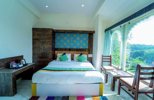 Lake Pichola Hotel | Treebo The Aravali Getaway