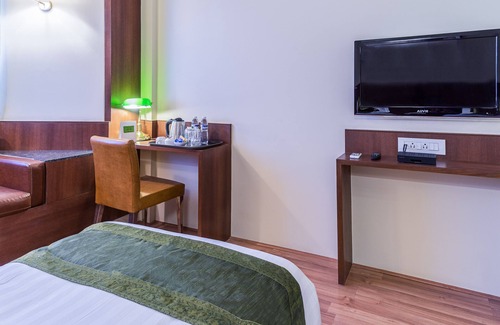 Pimpri - Chinchwad Hotel | Treebo Tryst Grand Emerald