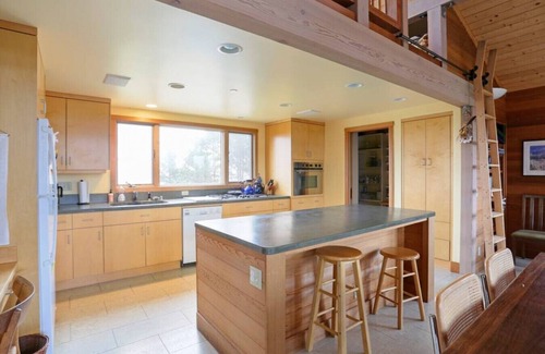 Inverness Casa | Tree House - ¡Casa de cuatro habitaciones en la cima de la cresta!