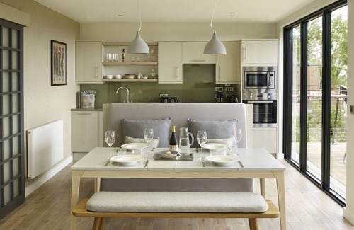 Hythe Cabina | Treehouse Hotel - At Port Lympne Reserve