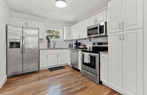 Old Seminole Heights Casa | Treehouse is a Quaint 2 BR in an Up-and-Coming Part of Town, Pet Friendly with Fenced Yard and lounge area that is Close to Downtown Tampa