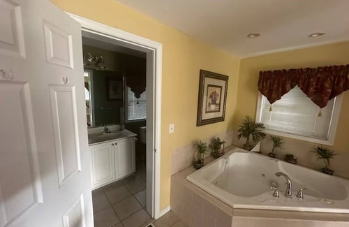 Greensboro Hotel | Treehouse on the Lake