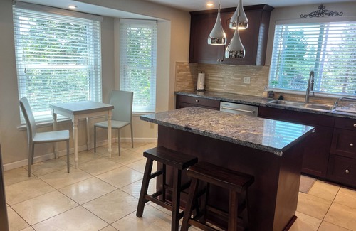 Alta Sierra Casa | Treehouse Retreat - Cozy Escape in Grass Valley