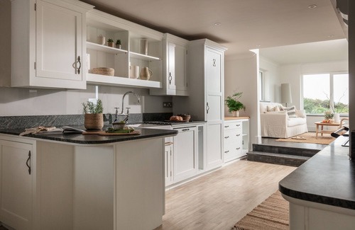 Trebetherick Casa | Tregirls - Polzeath - ocean view, cliff top property sleeping 10