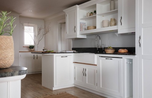 Trebetherick Casa | Tregirls - Polzeath - ocean view, cliff top property sleeping 10