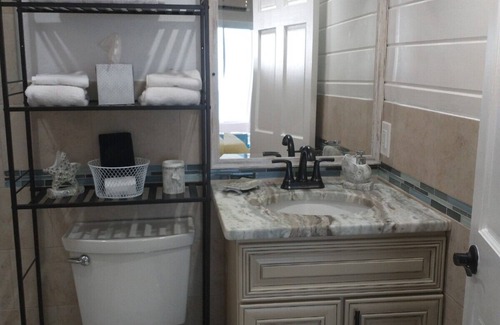 South Palmetto Point Complejo | Trela Sands #2 in Eleuthera Bahamas 1 Bedroom studio right on the beach