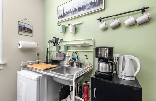 Tremont Apartamento | Tremont - Bright 2BR apt-Pet Friendly, Conv. to Stadiums, Clinic, Museums & More