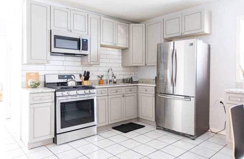 Logan Square Apartamento | ❤️ ¡Apartamento de moda de 2 dormitorios en la plaza Logan!