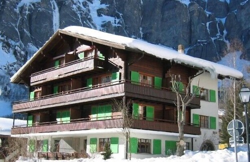 Leukerbad Apartamento | Trendy alpine-style vacation apartment for 2 people in a central, quiet location
