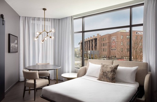 Fayetteville Hotel | Trilith Guesthouse, Fayetteville, GA, A Tribute Portfolio