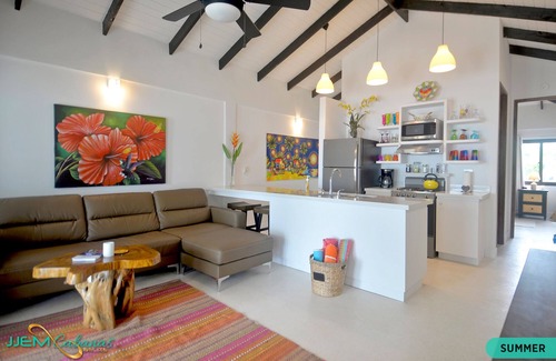 Placencia Hotel | Tropical 1 Bedroom Cabana on Private Oasis