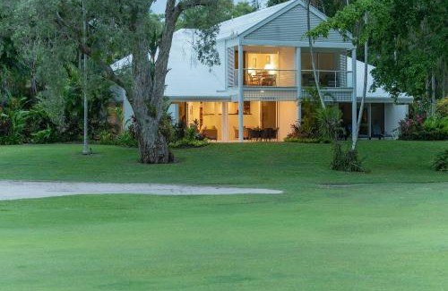 Port Douglas Villa | Tropical Resort-style Living on Mirage Golf Course