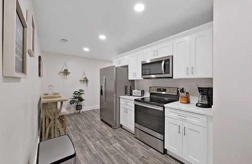 Pinecrest West Park Villa | Tropicaly Blooms