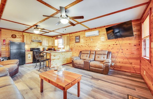 Troy Cabina | Troy Cabin w/ River Access: Fish, Kayak & More!