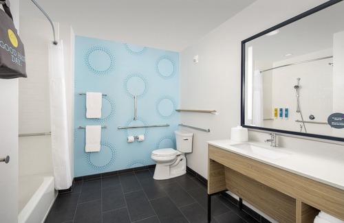 Northside Hotel | Tru by Hilton Jacksonville Airport I-95