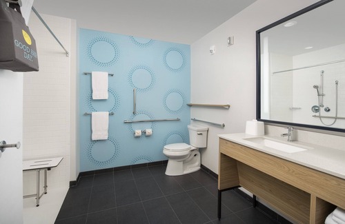 Northside Hotel | Tru by Hilton Jacksonville Airport I-95