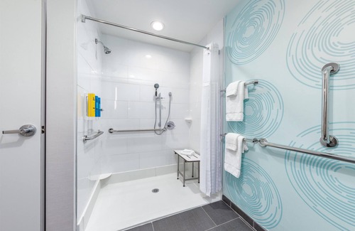 The Colony Hotel | Tru by Hilton The Colony Dallas