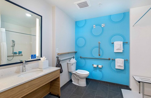 Lexington Hotel | Tru by Hilton University Medical Center