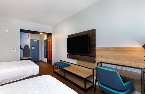 Lexington Hotel | Tru by Hilton University Medical Center