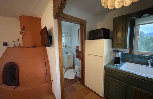 Nambe Pueblo Cabina | Truchas Mountain Casita