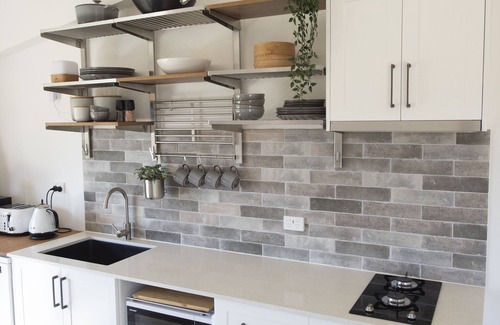 Glen Alice Casa | Luxury loft on picturesque truffle farm