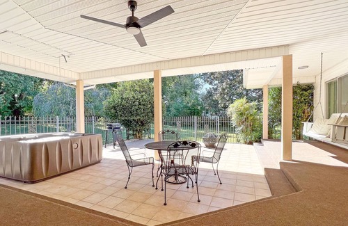 Shelbyville Casa | Southern Comfort Oasis