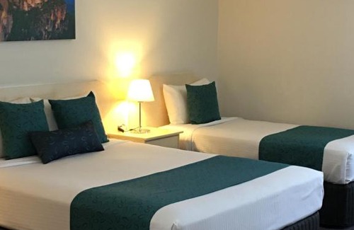 South Gundagai Hotel | Tuckerbox Motor Inn