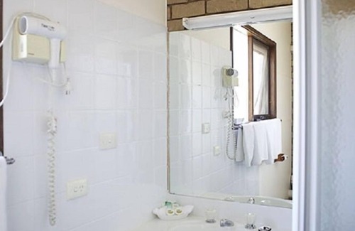 Shepparton Hotel | Tudor House Motel