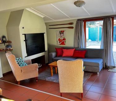 Oudtshoorn Apartamento | Tuinhuis