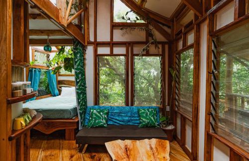 'Eua Island Casa | Tukulolo Treehouses