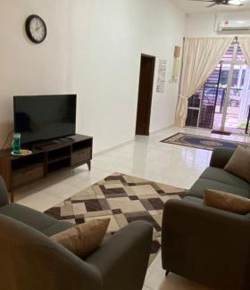 Bukit Kuin Satu Casa | Tulips Homestay