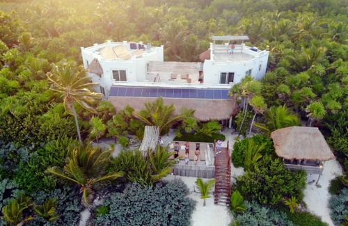 Chacchoben Villa | Villa de lujo frente al mar en la playa privada blanca virgen de Sian Ka'an, Tulum