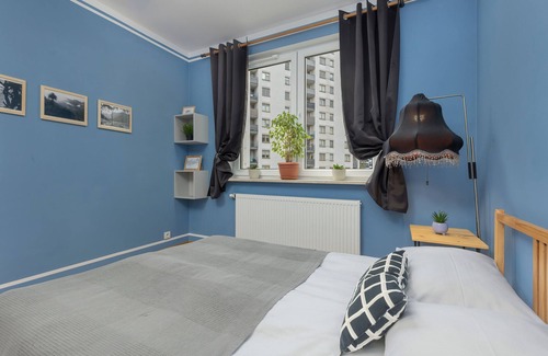Bialoleka Apartamento | Turquoise Blue Apartment by Renters
