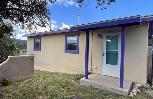 Sandia Knolls Cabaña | Turquoise Trail mountain gem