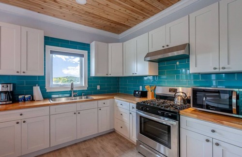 Great Guana Cay Cabaña | Turtle Dreams - Guana Cay, In the Settlement