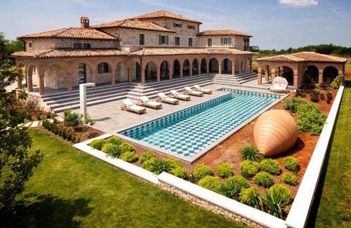 Vizinada Villa | Tuscan Mansion - Villa Don Giordano Excelsior