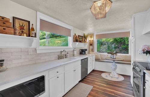 Salunga Cabaña | Tuscan River Retreat with Scenic River Views