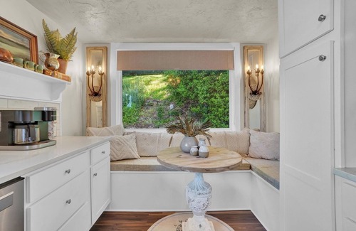 Salunga Cabaña | Tuscan River Retreat with Scenic River Views