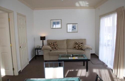 Whakatane Hotel | Tuscany Villas Whakatane
