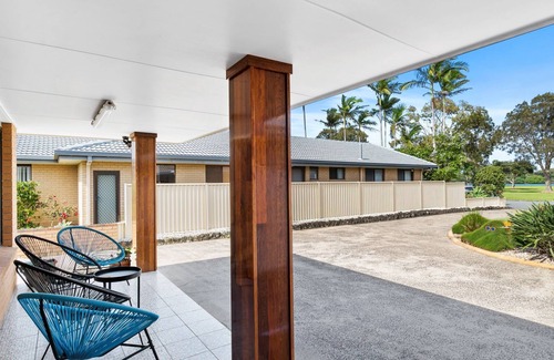 Tweed Heads Casa | Tweed Escape - Riverfront Pet Friendly Escape - Linen Provided - Min. 3 Night Stays