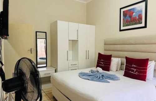 Umtata Apartamento | Twenty 4 Hr Self-Catering Accomodation