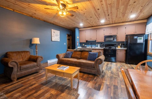 Springmaid Mountain Cabina | Twin Falls Cabin Top & Bottom Combined