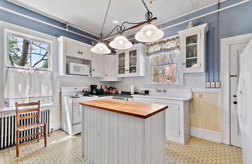 Waynesville Otro | Camina hasta las tiendas y pubs del centro, WI-FI, fogata y espacio para explorar