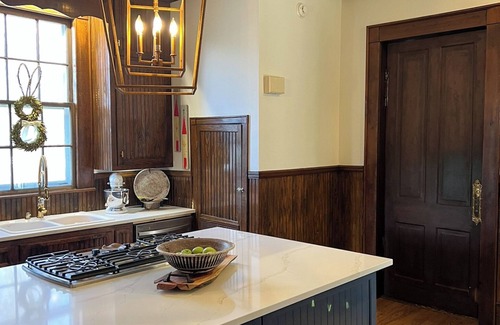 Verona Casa | Twin Oaks- Historical Home