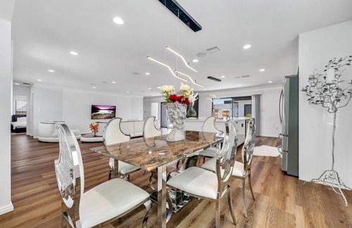 Huntington Beach Villa | Twin Stunning Villas