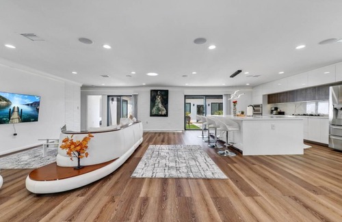 Huntington Beach Villa | Twin Stunning Villas