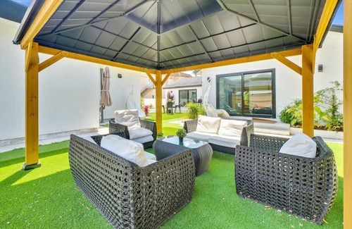 Huntington Beach Villa | Twin Stunning Villas