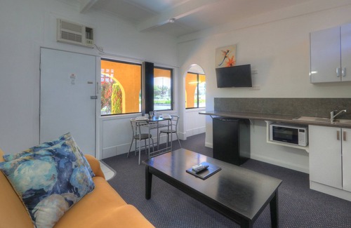 Inverell Hotel | Twin Swans Motel